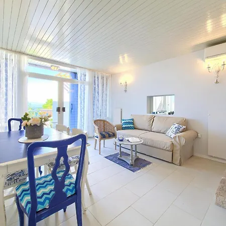 Blue Dondola Holiday home